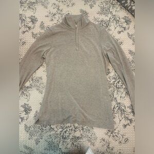 Peter Millar women’s quarter-zip size xs great condition! Heathered oatmeal